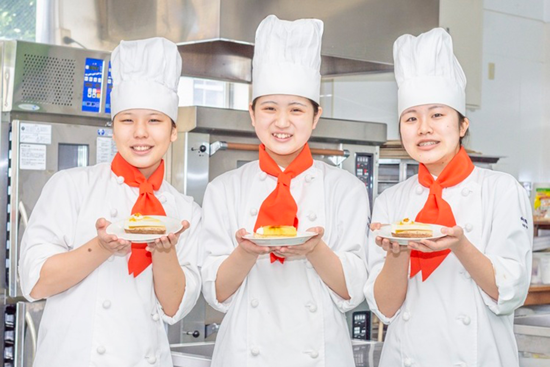 「第17回 スイーツ甲子園 高校生パティシエNo.1決定戦」決勝トーナメント初出場のチーム“sourire”（スリール）