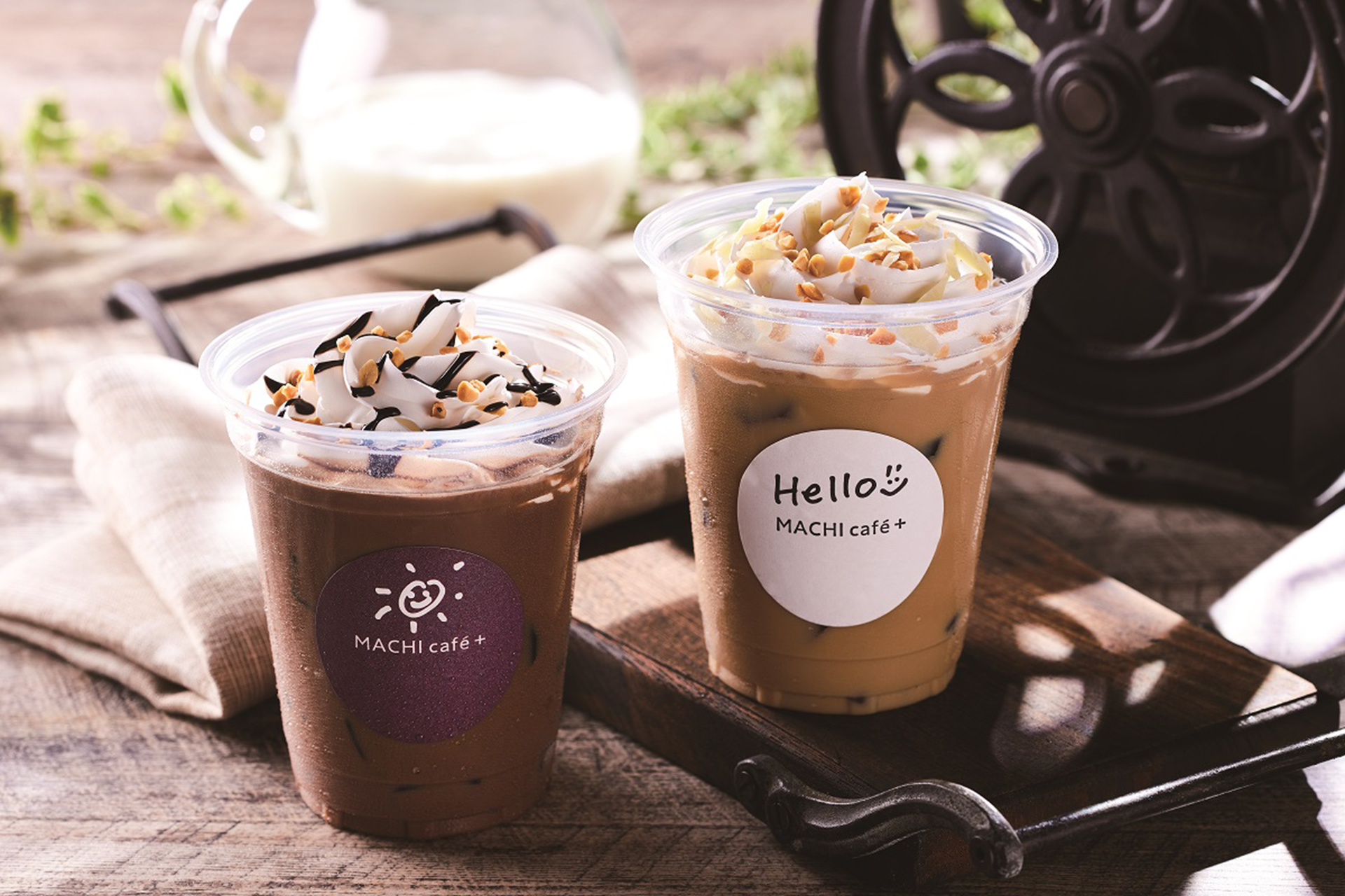 ローソン「アイスカフェモカ」と「アイスホワイトモカ」