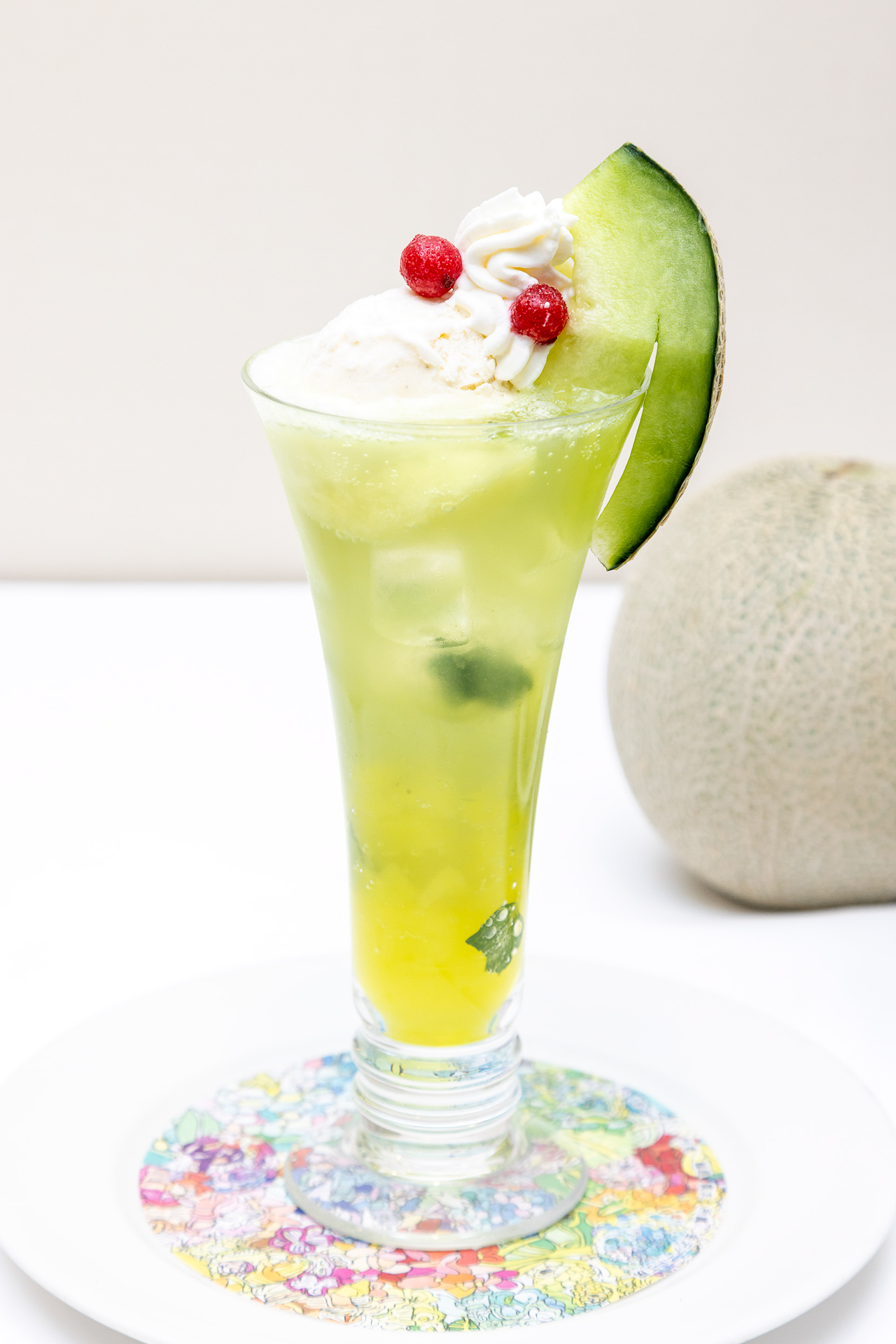 「メロンジュレクリームソーダ」（1078円）