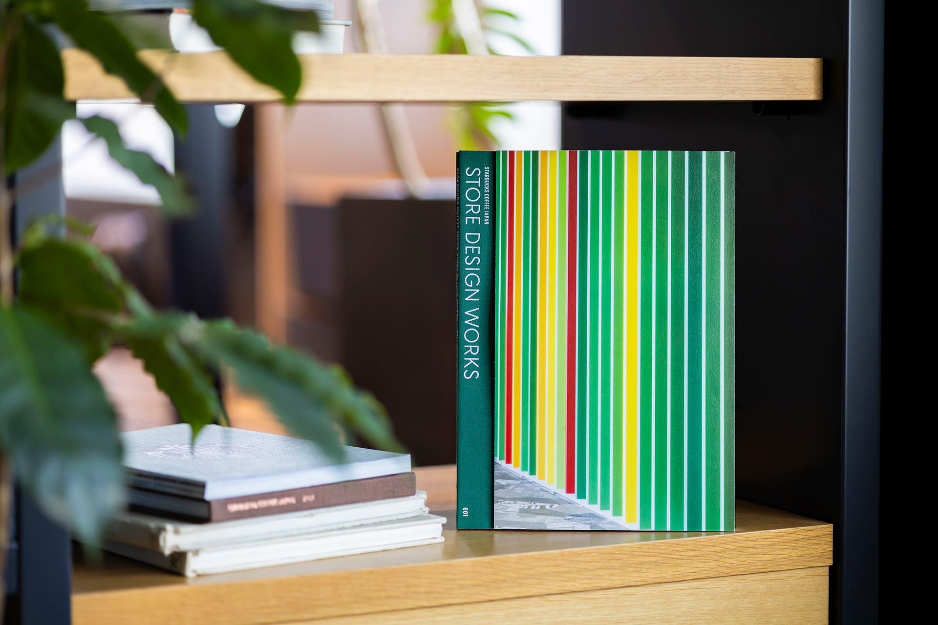 スターバックス「STARBUCKS COFFEE JAPAN STORE DESIGN WORKS 001」