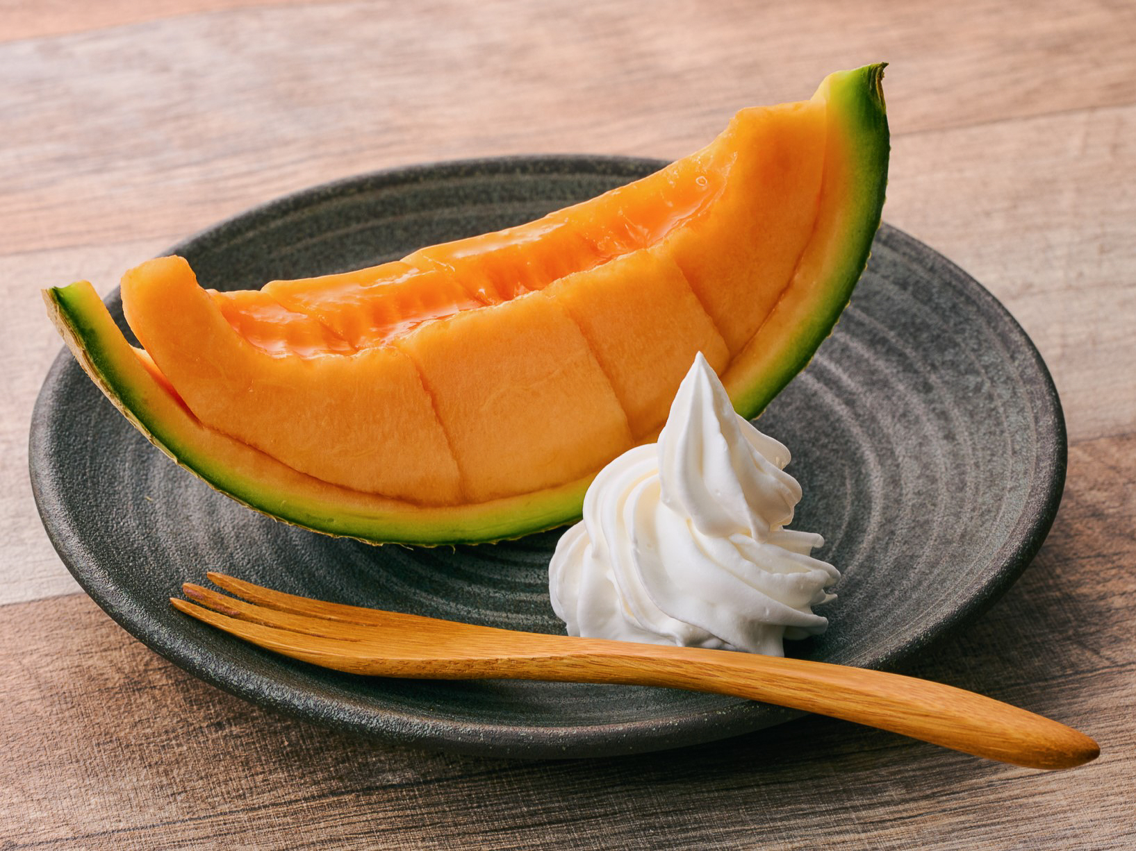 「赤肉メロン」（549円）