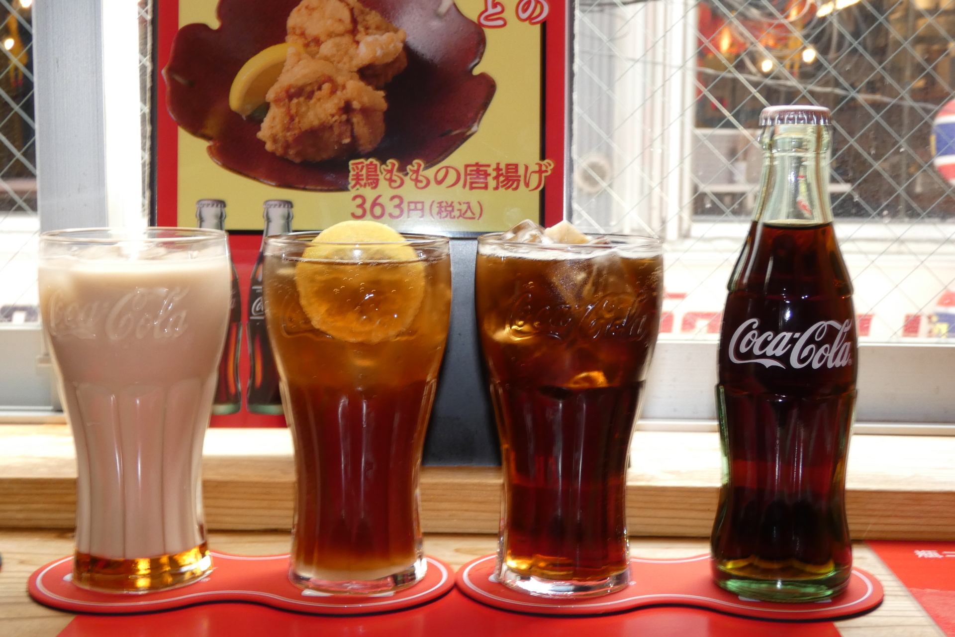 お店ごとにオリジナルカクテルも提供される