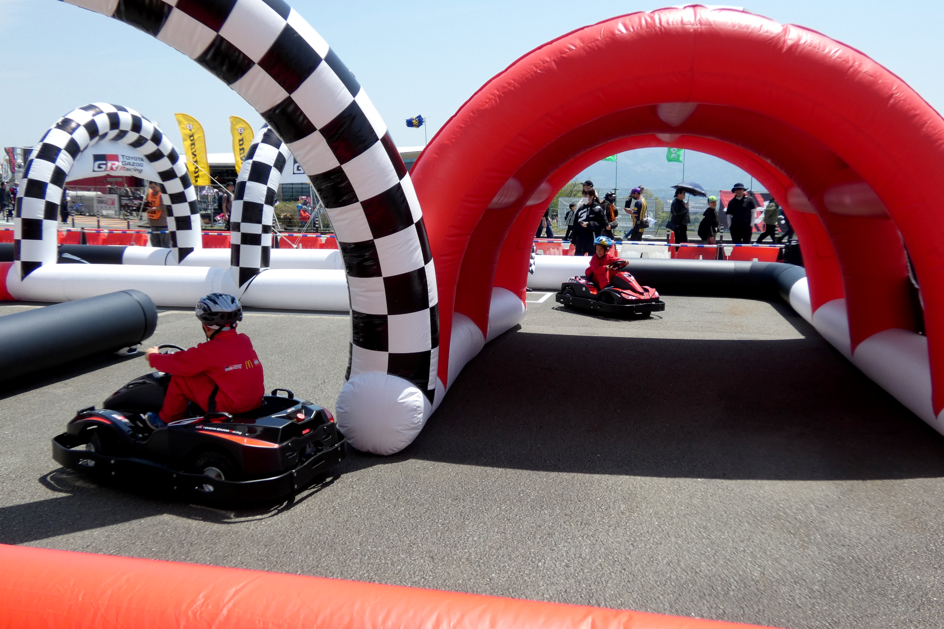 キッズ向けのカートでレーサー気分が盛り上がる