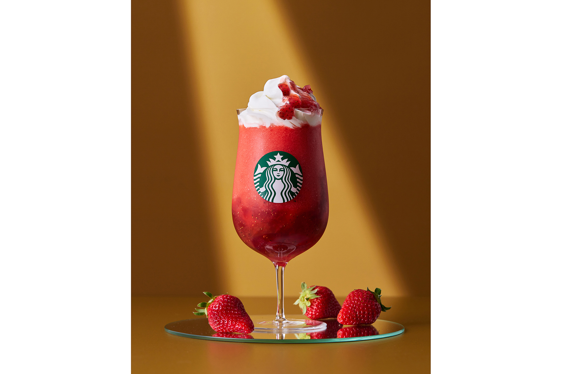 スターバックス「THE 苺 フラペチーノ スペシャル Ver.」