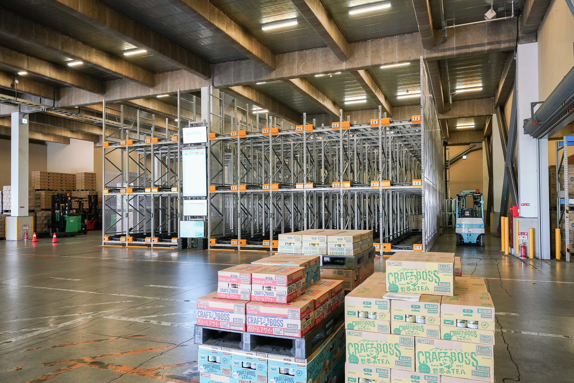 サントリーロジスティクス神奈川支店 長津田配送センターに新たに導入された自動搬送ラック