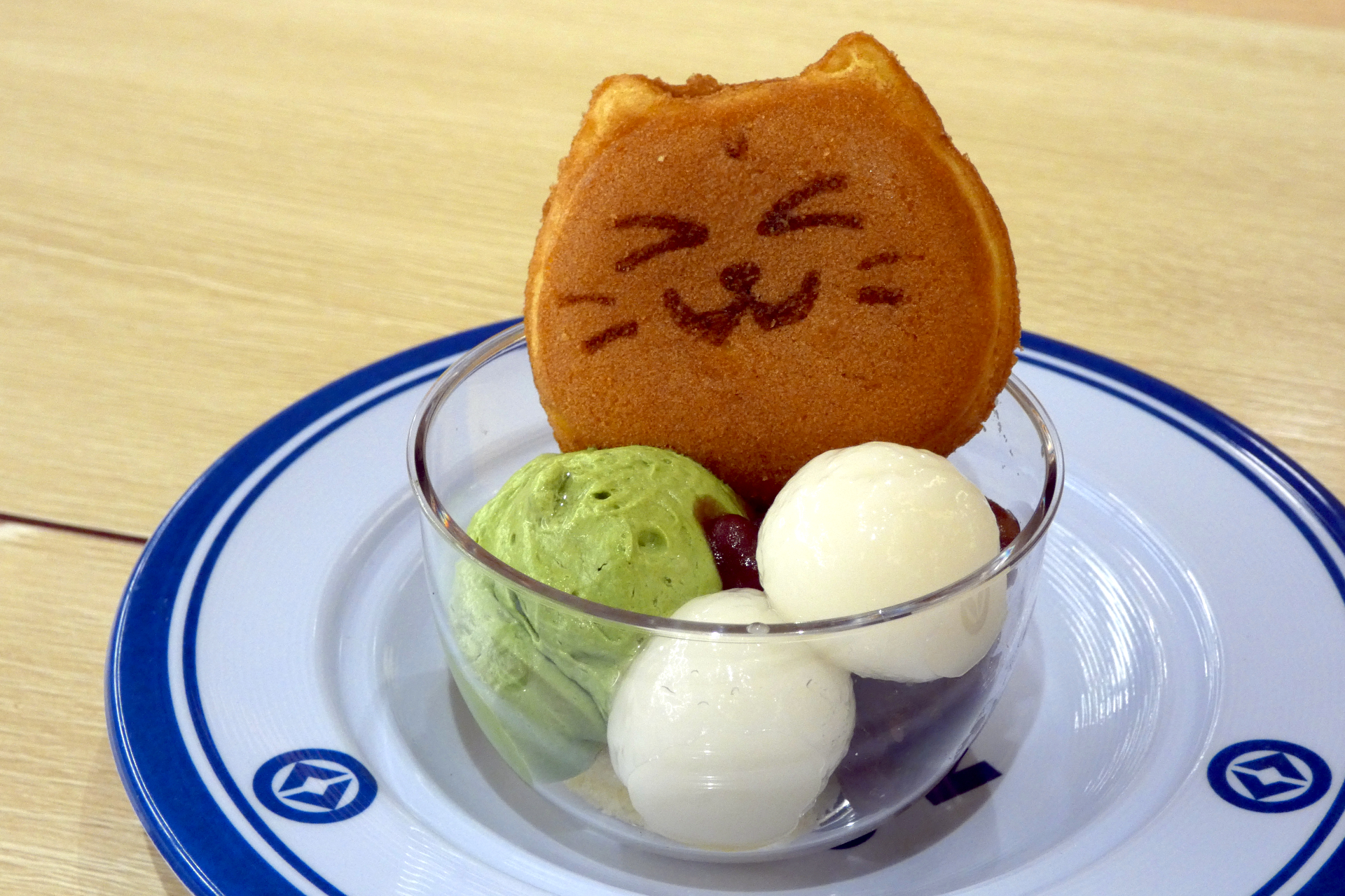 抹茶クリームにゃんみつ