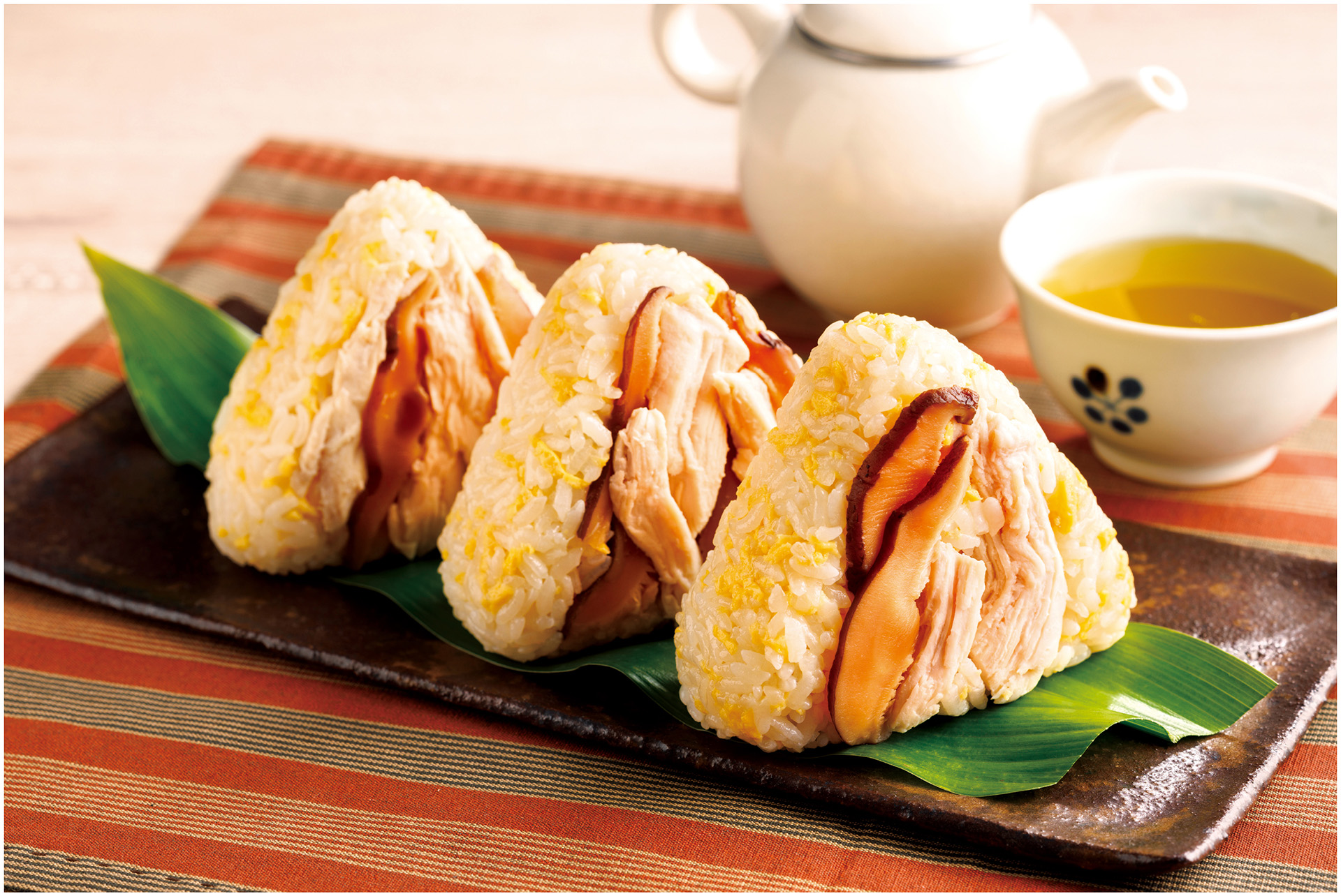 「おにぎり 鶏飯風」（204円）