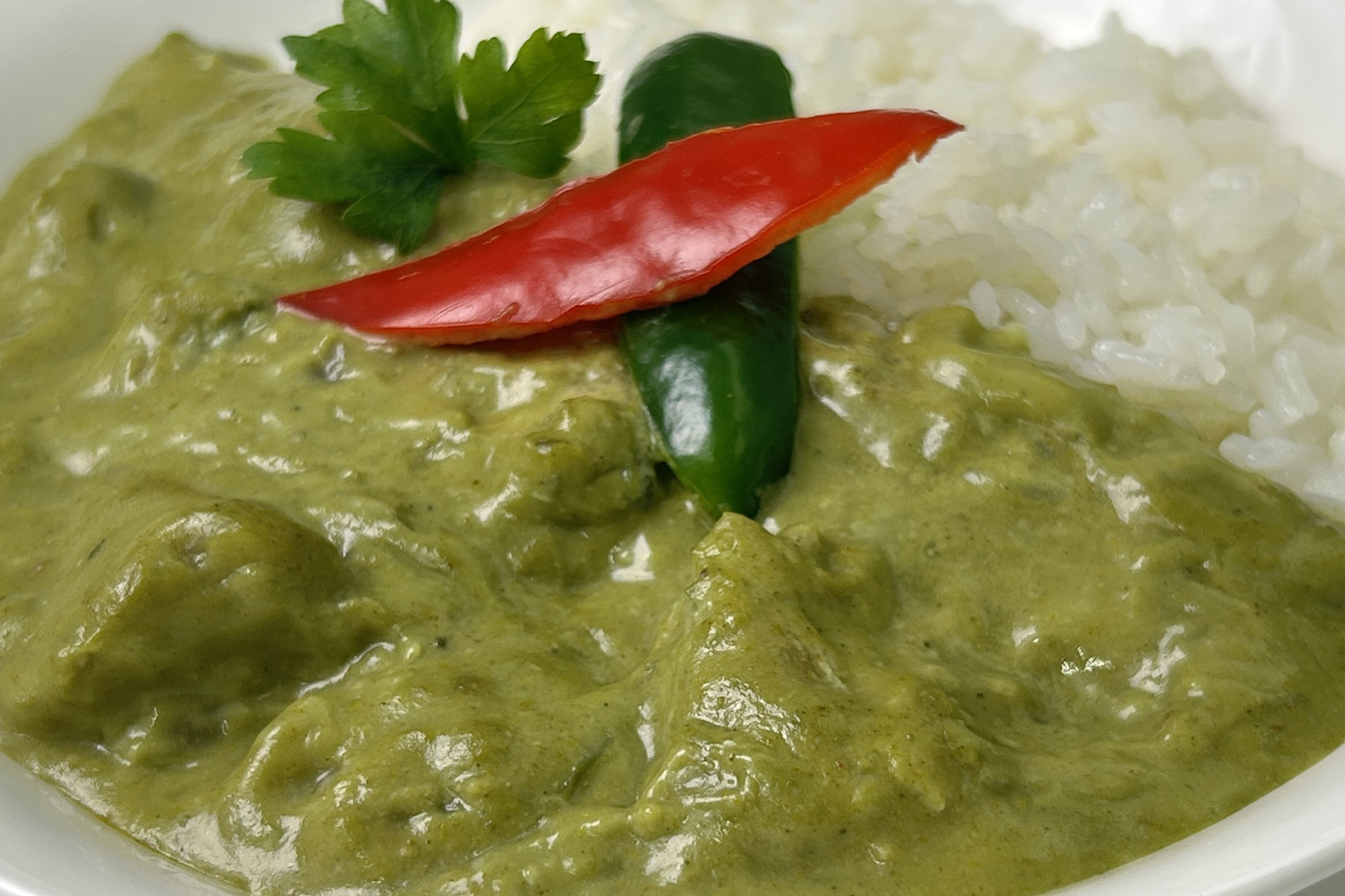 「東海道・山陽新幹線カレー」（抹茶入りチキンカレー・中辛）