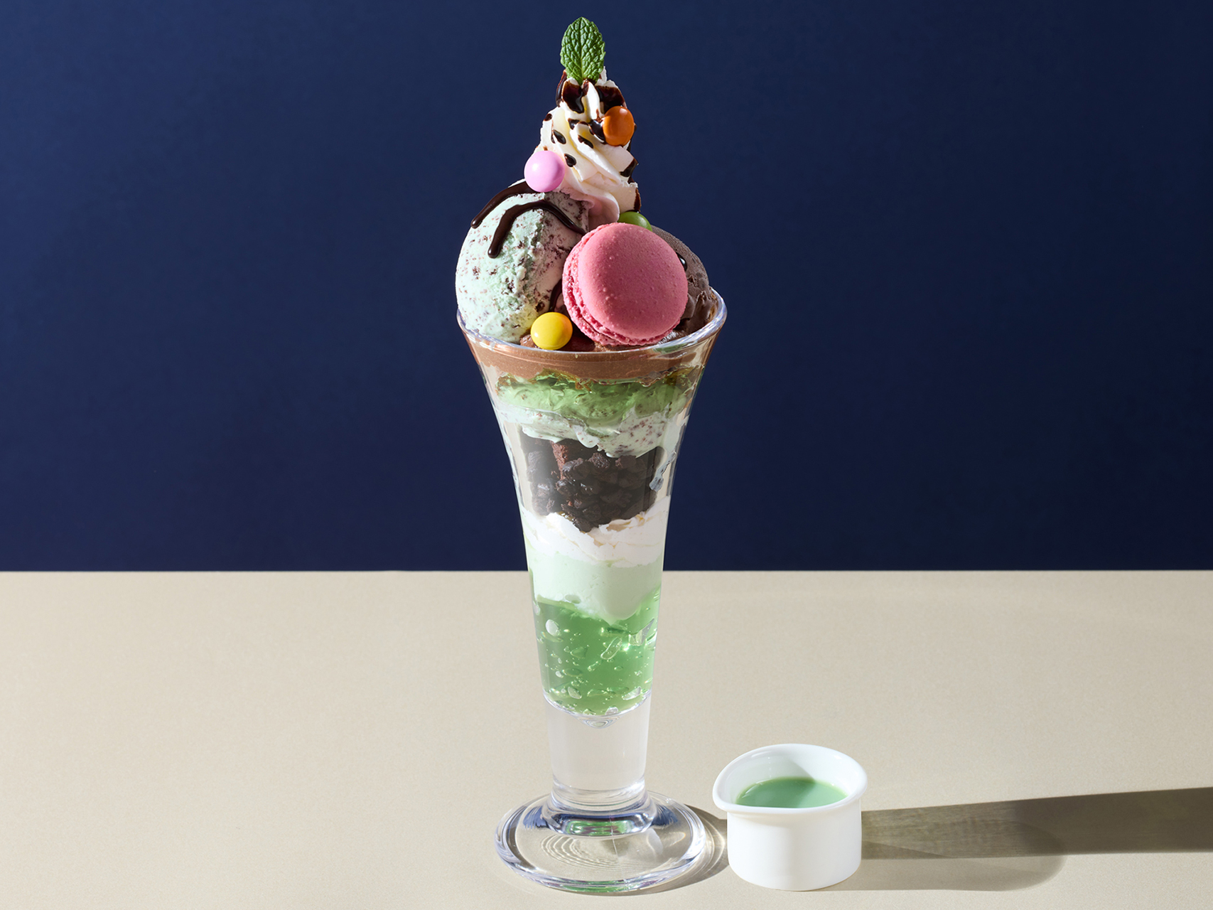 「チョコミン党パフェ」（1089円）