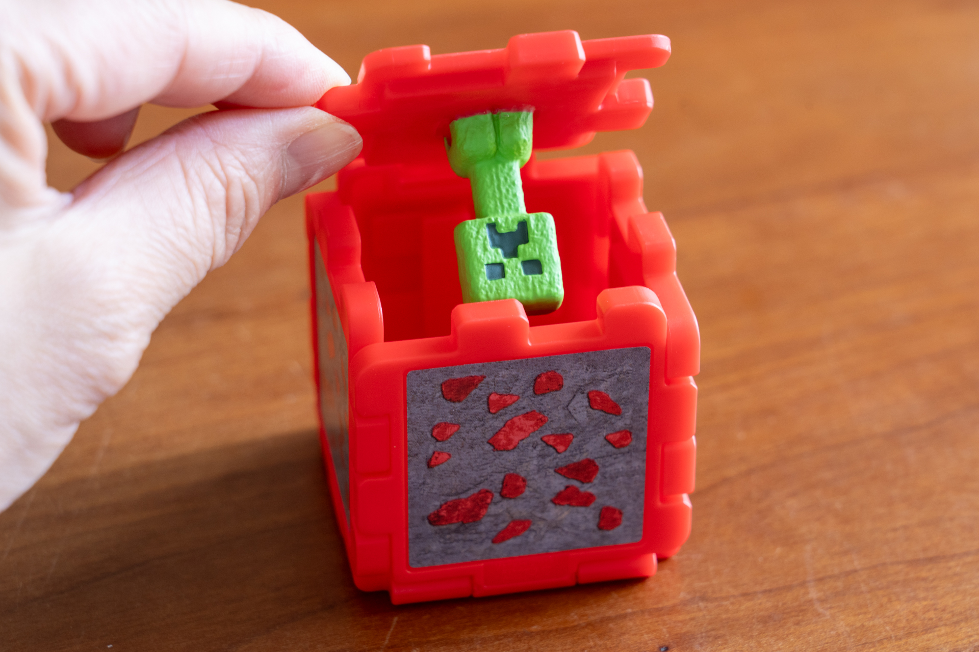 「レッドストーンブロックとクリーパー」