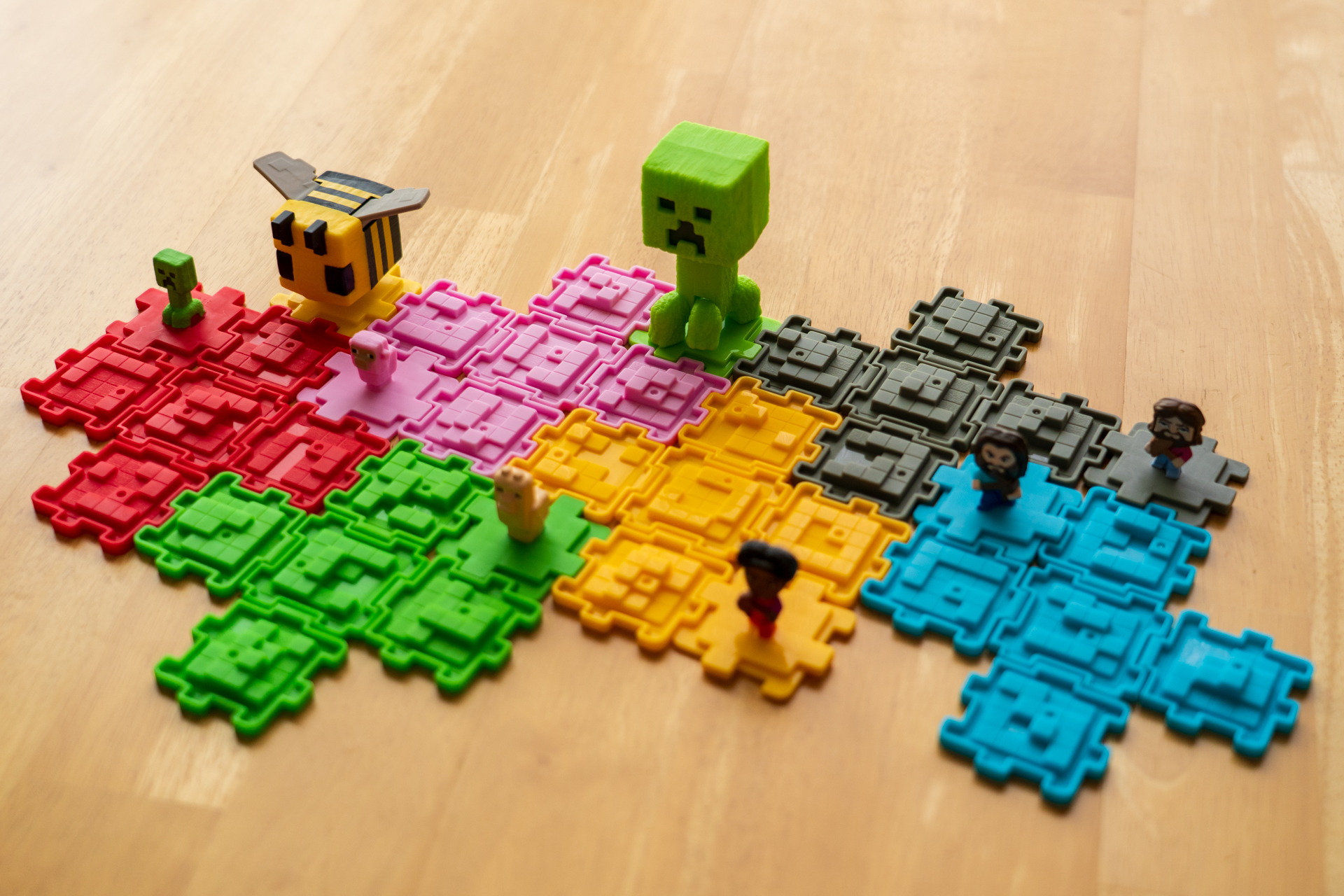 全8種を繋げるとこんな感じだ。自分だけのマインクラフトの世界を作ってみよう