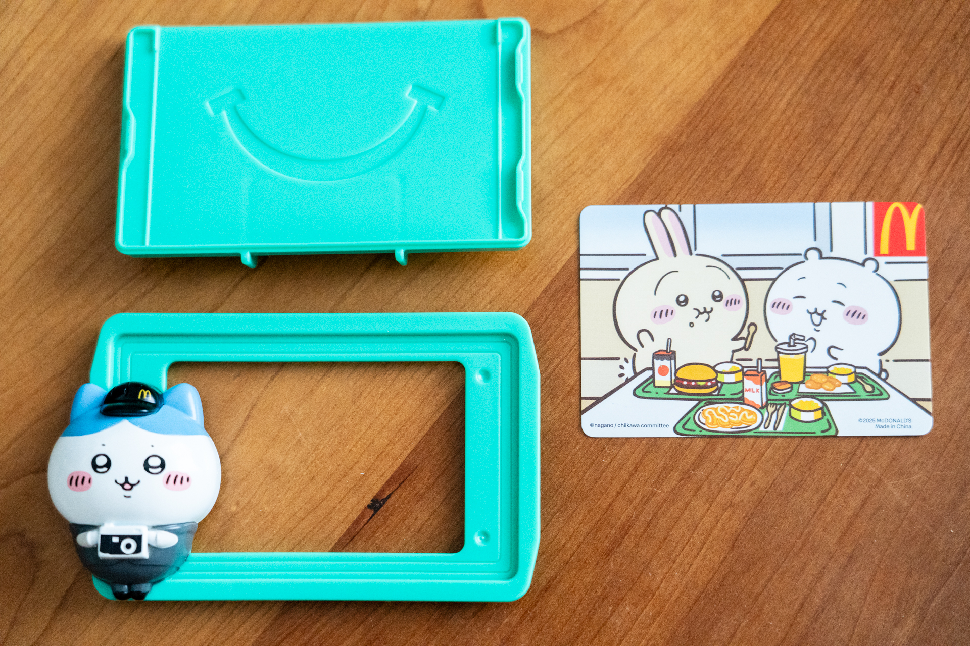 フレームの前側を開くことができる