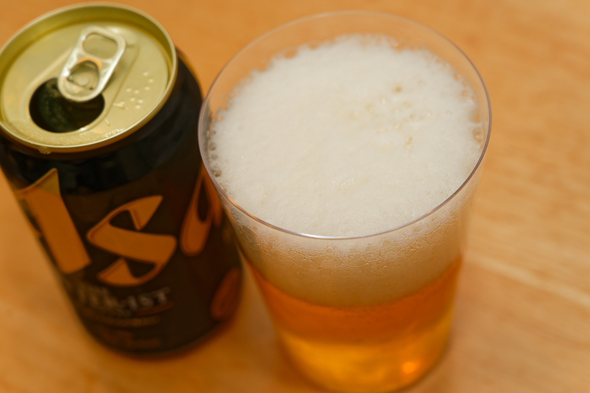 泡がきめ細かく、繊細ながらもインパクトある苦味、でも飲みやすい