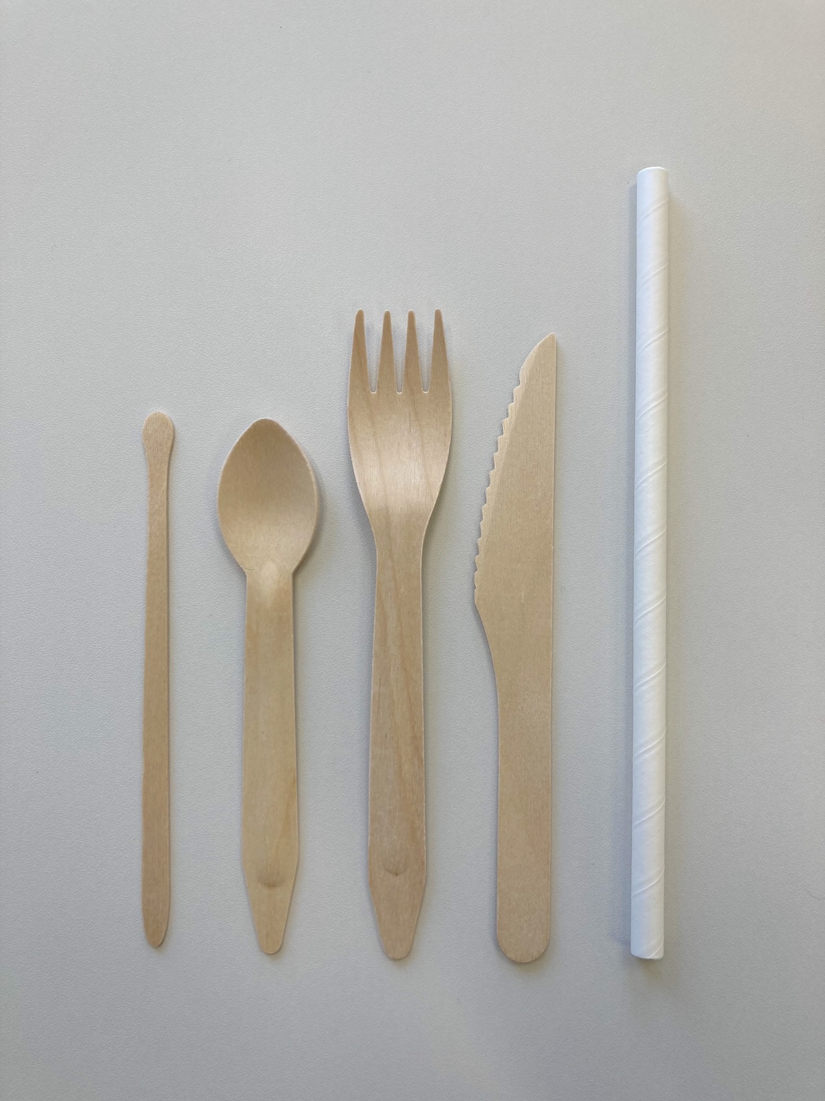 【2022年10月】ストローを紙製に、スプーン、フォーク、ナイフ、マドラーを木製に