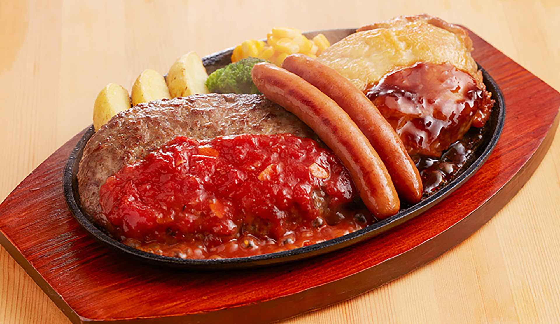 「どど～ん！っと大きなミックスグリル」（1208円）