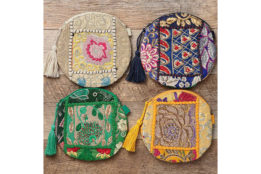 カルディコーヒーファーム「カンバディアポーチセット」