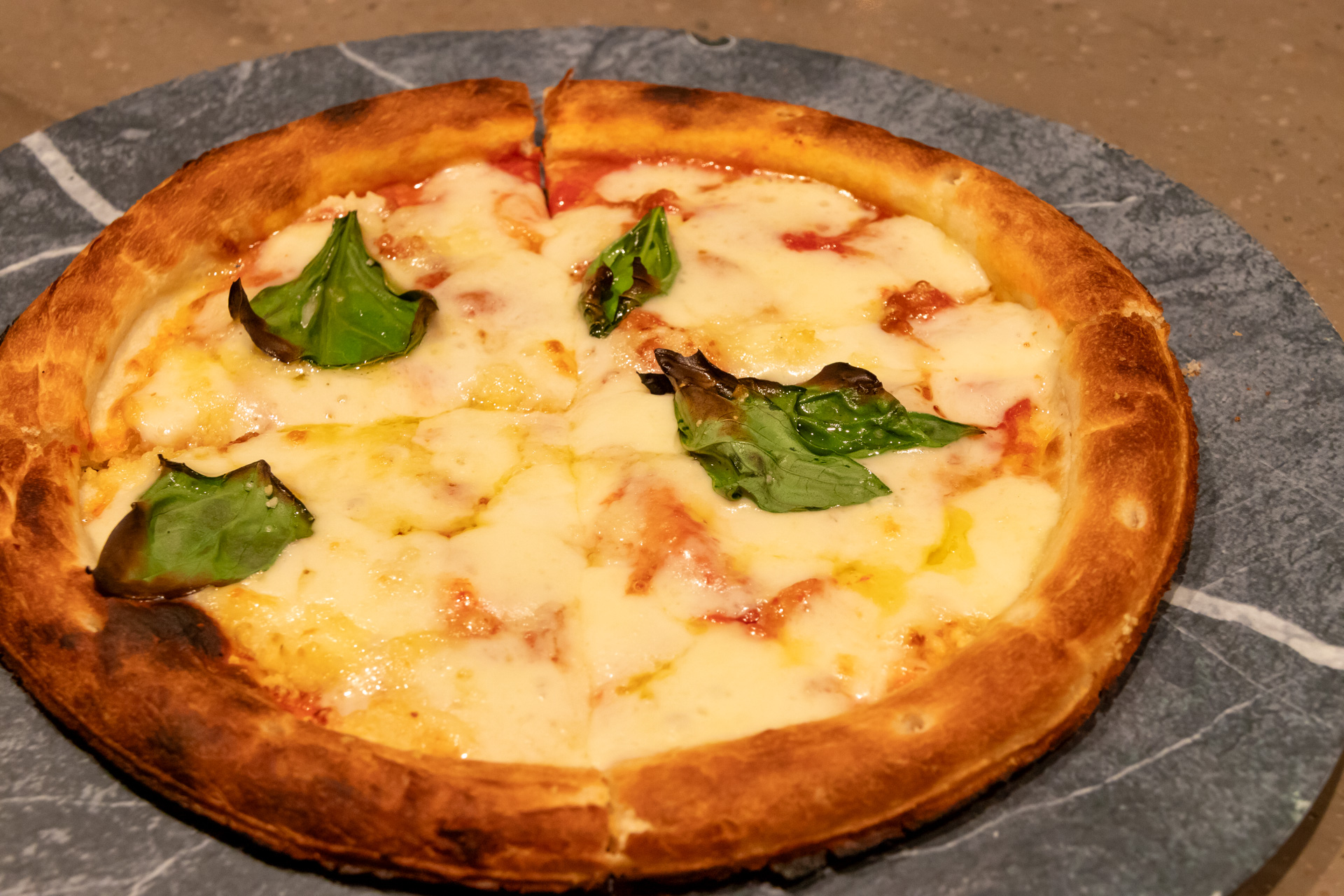 焼き上がったマルゲリータ