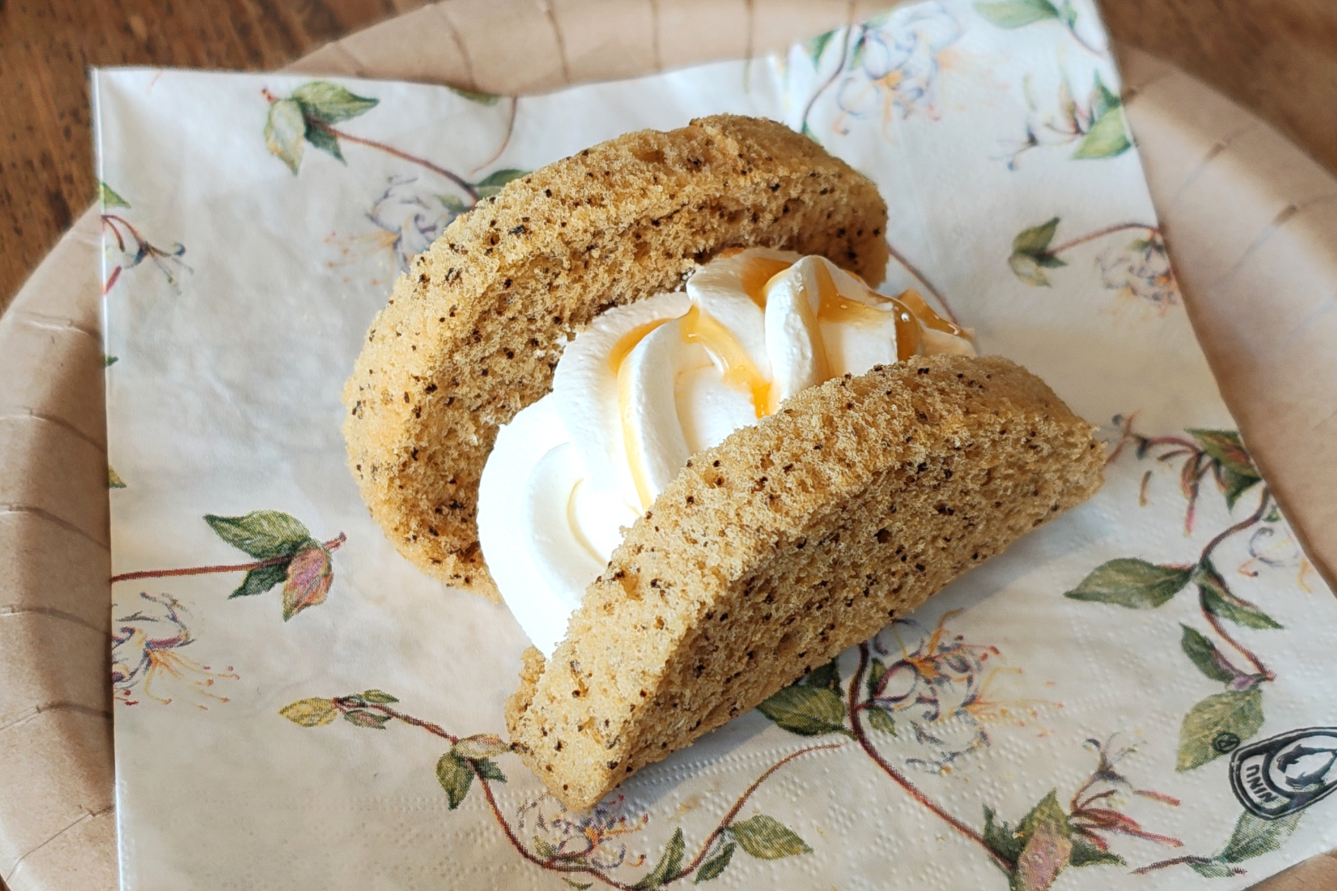 アールグレイ香る紅茶のシフォンサンド～オレンジソース掛け～