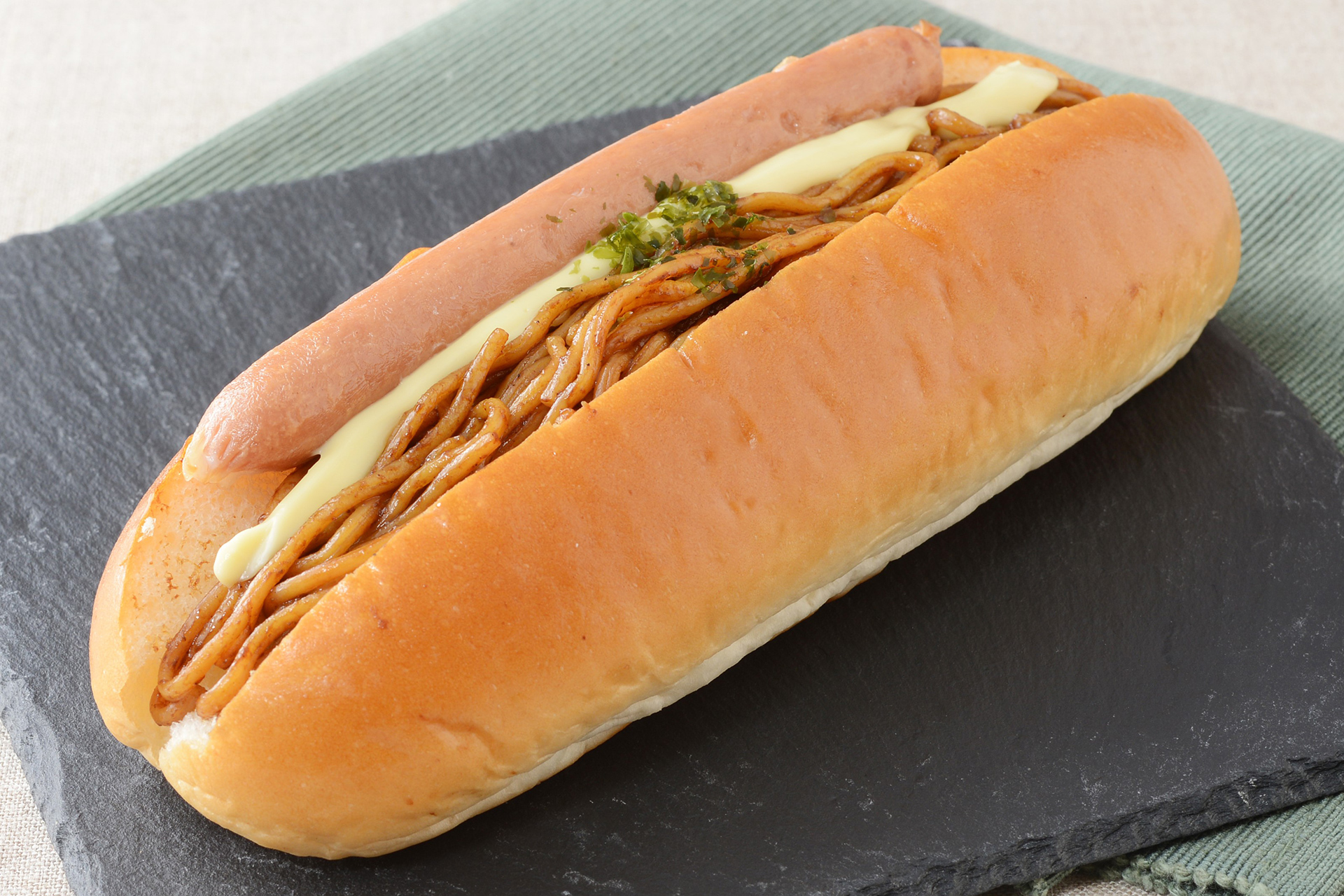 「具！パン 焼きそば＆ウインナー」