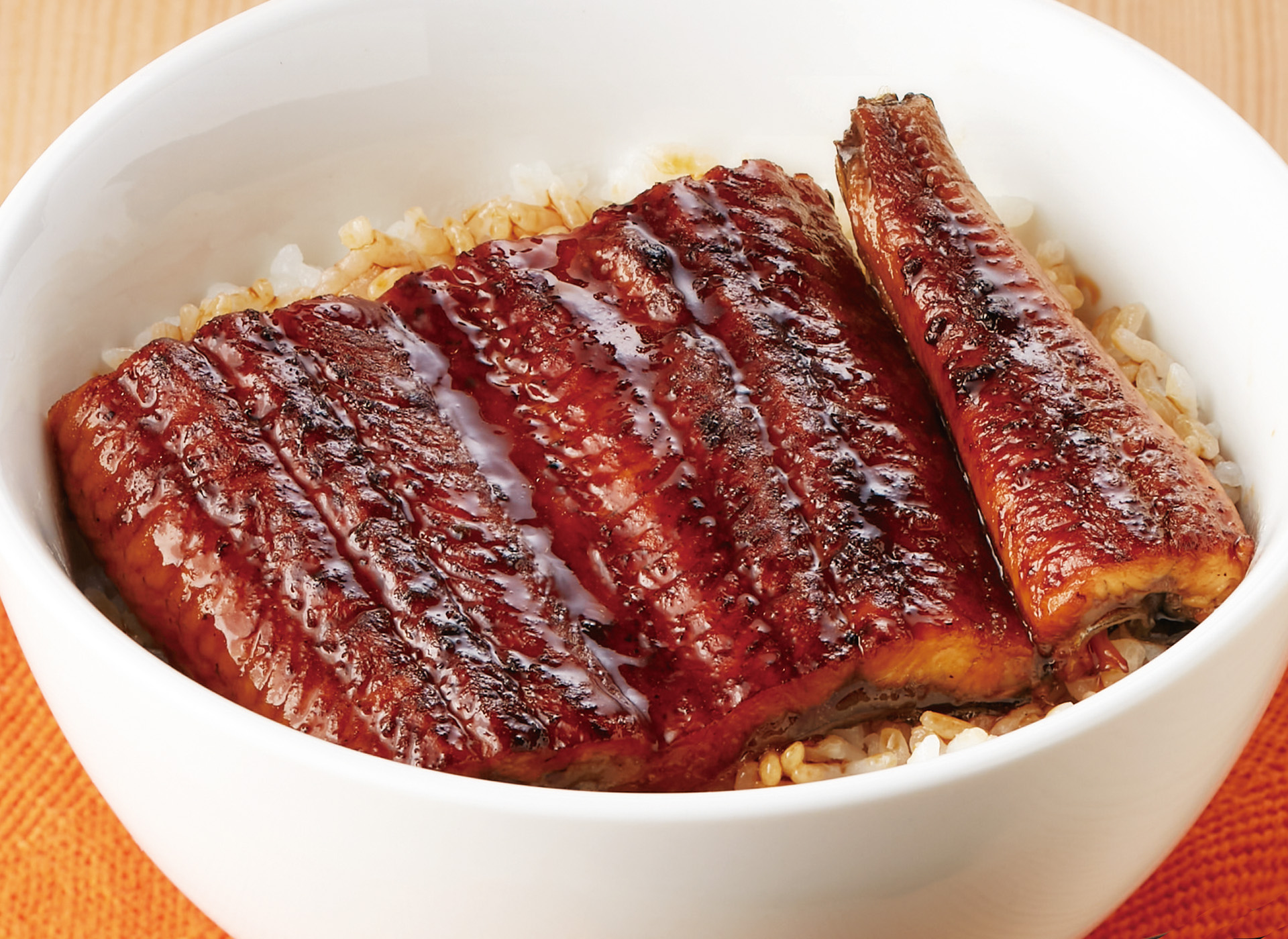 「うな丼」（1142円）