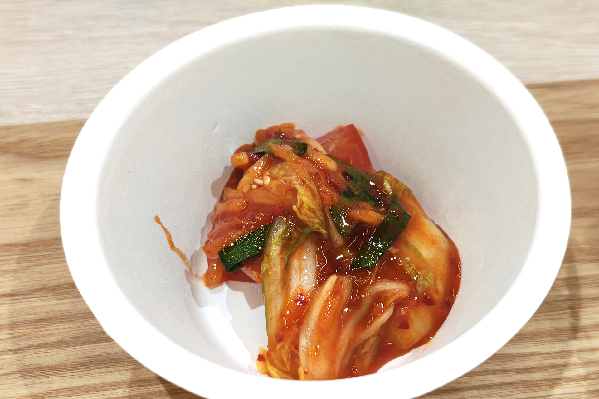 トマトのキムチは初めて食べたが、漬け物というイメージとはまた違ったフレッシュさが印象的だった