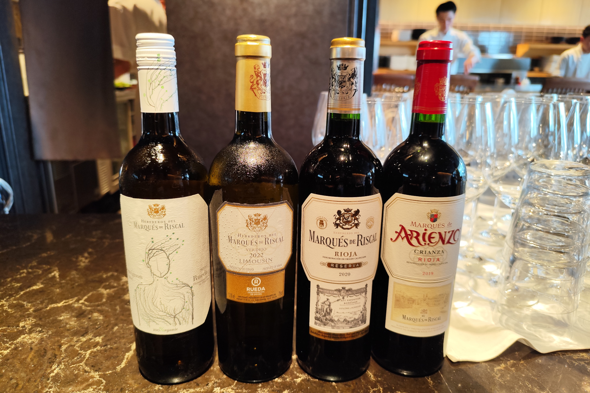 （左から）「オーガニック ブランコ ソーヴィニヨン 2023」「ブランコ・レセルバ・リムザン 2023」「ティント・レセルバ 2020」「マルケス・デ・アリエンソ 2019」