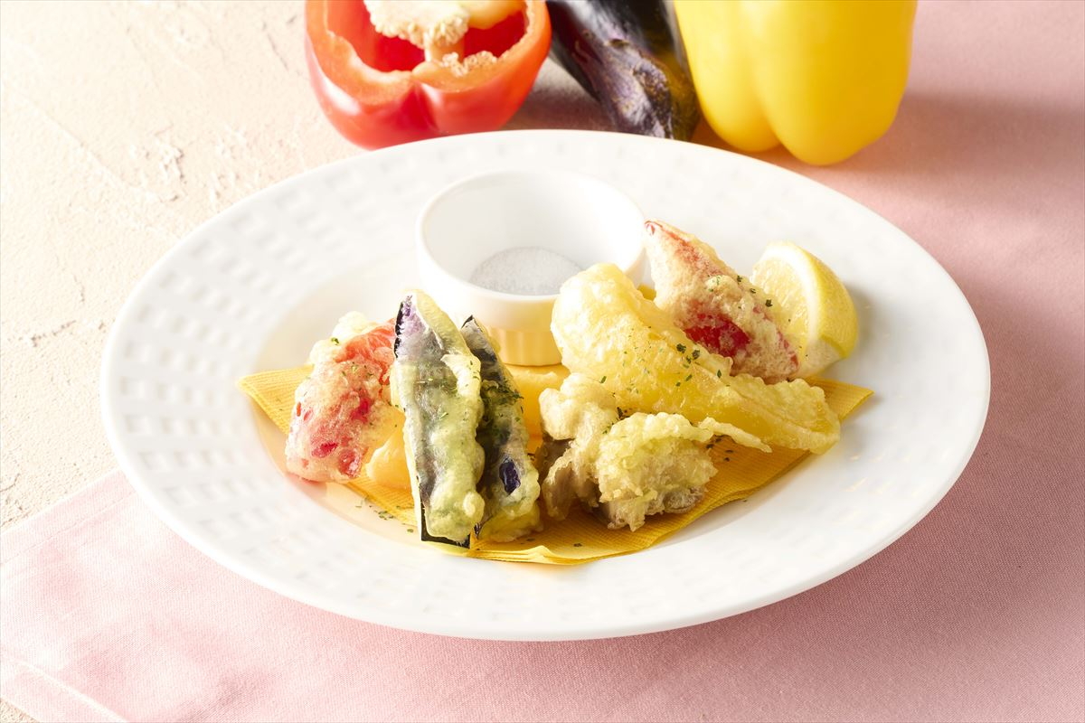 夏野菜とチキンのフリット（495円）