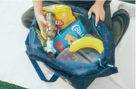 ファスナー付き