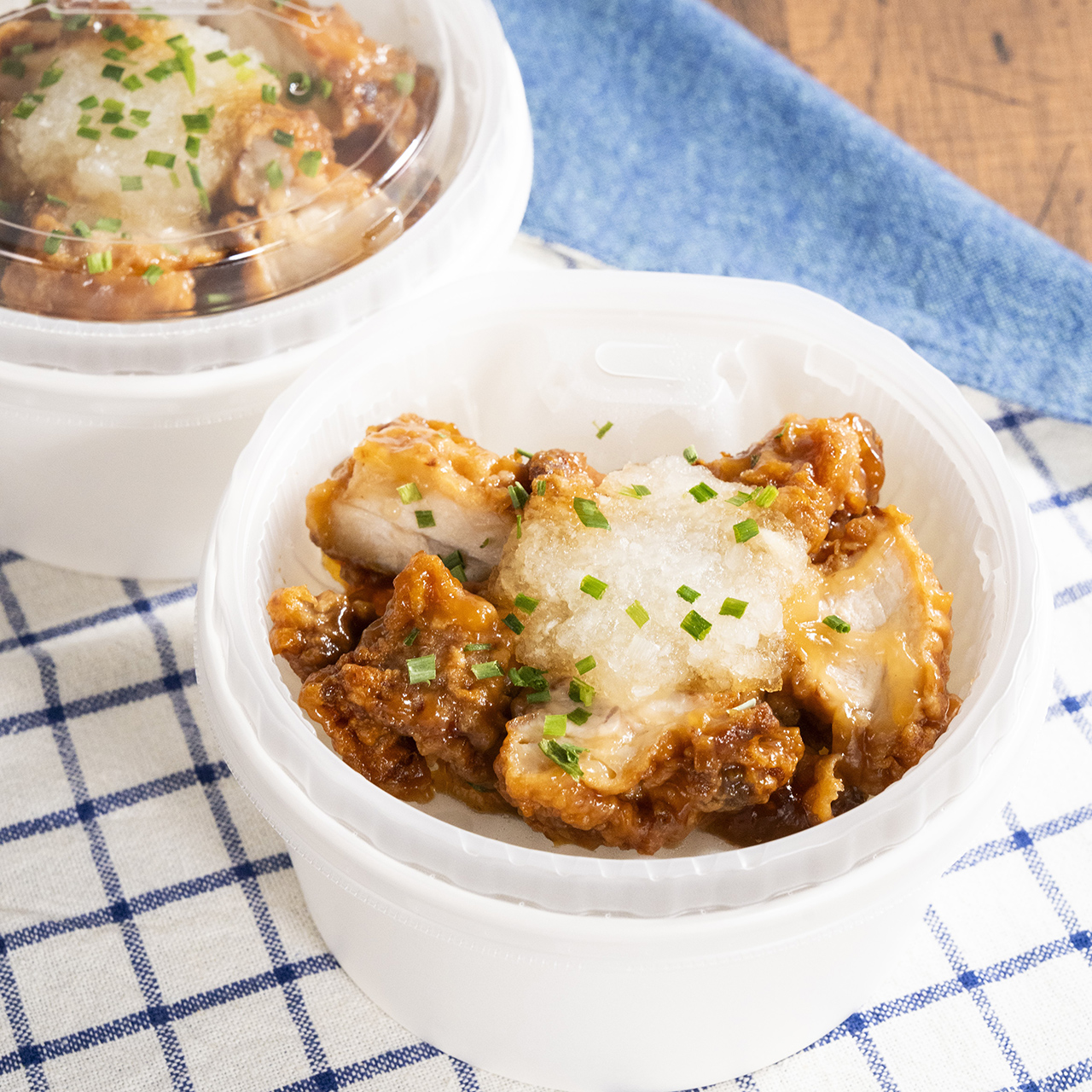 和風みぞれソースで食べるから揚げごはん（538円）