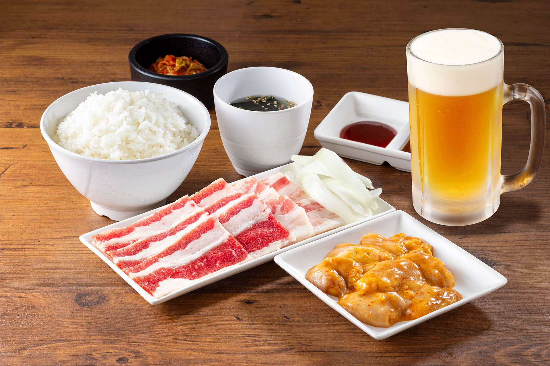 「リプルライクセット（肉中）＋生ビール」（1630円）