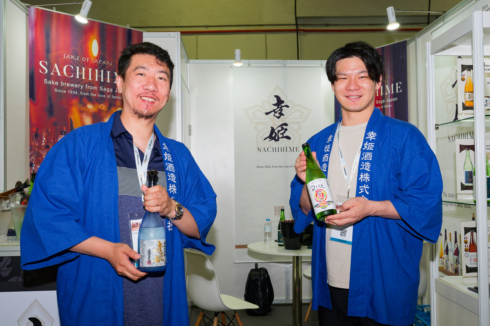 幸姫酒造 社長室長の西村拓記氏（右）