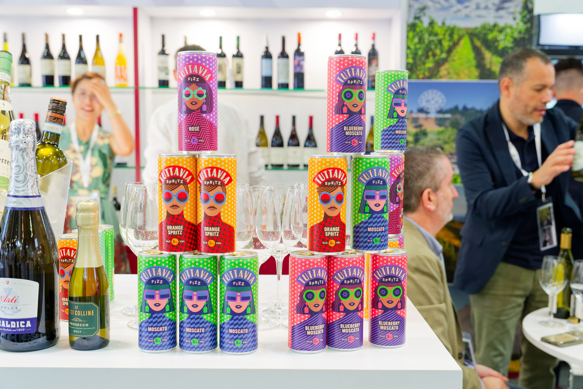 ヴィネクスポ・アジア 2025で見つけたかわいらしいデザインのタブ缶ワイン