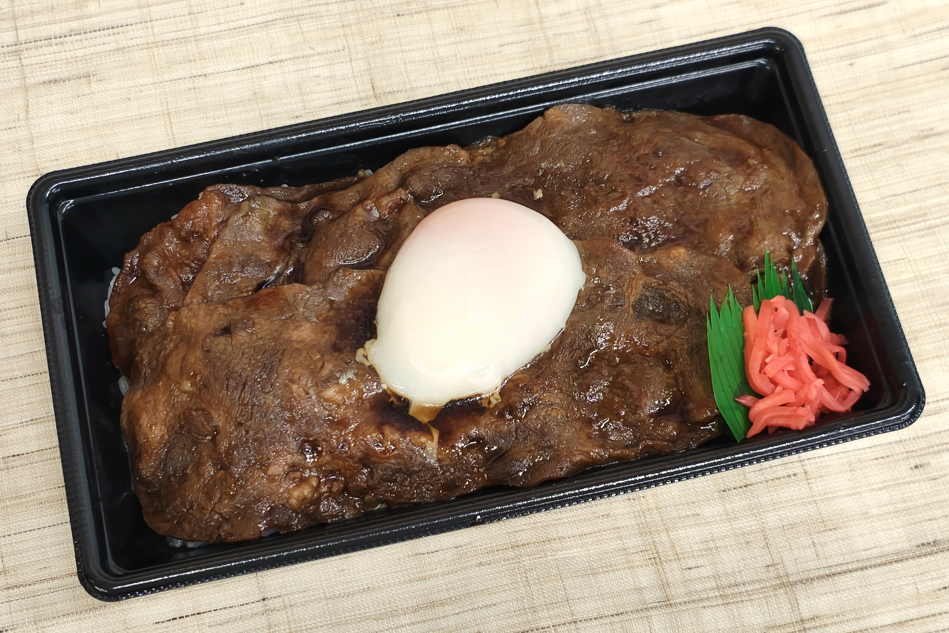 ほっともっと「大判牛焼きすき重」（790円）