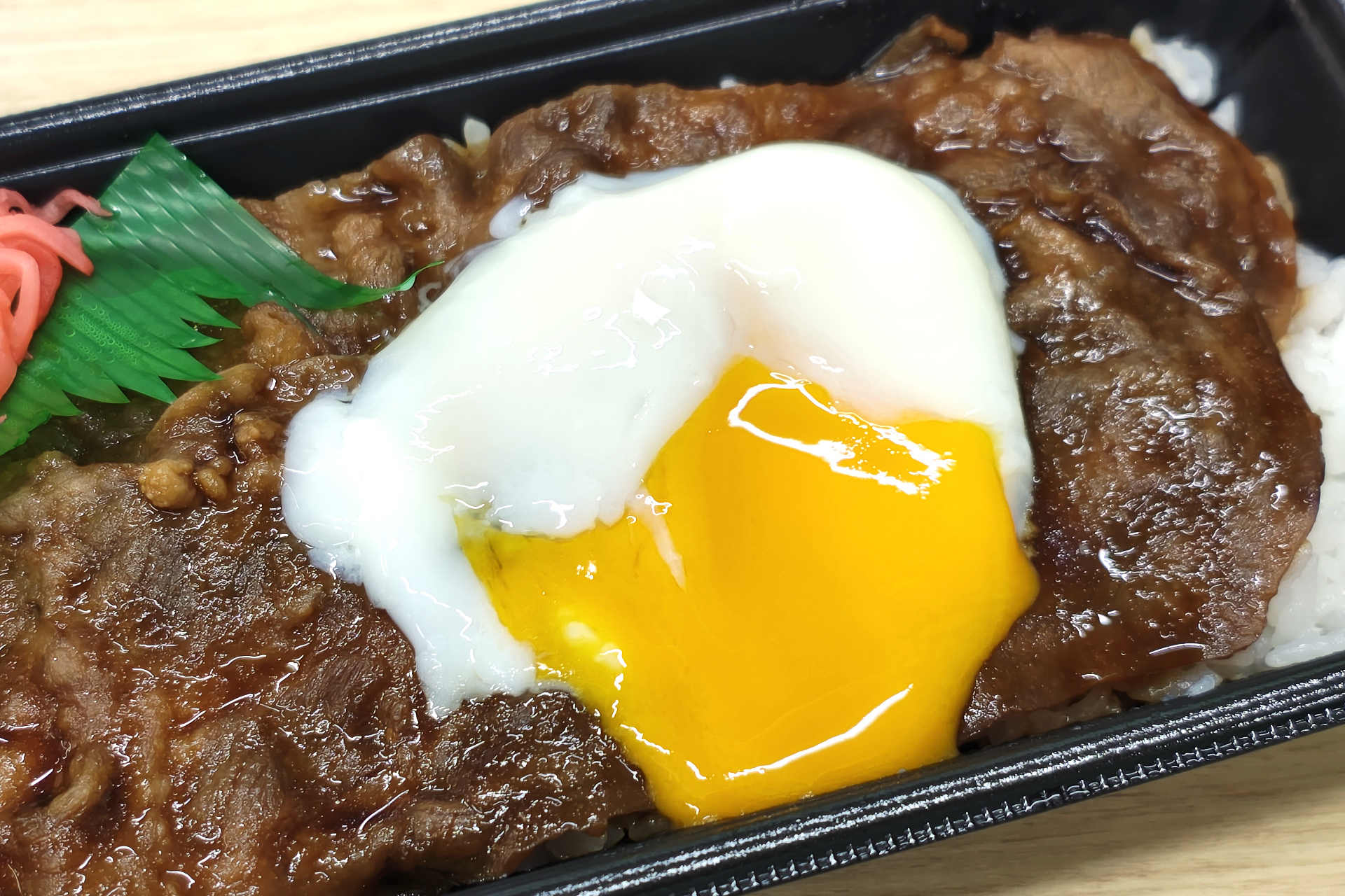 大判牛焼きすき重/W大判牛焼きすき重のどちらも温玉付き