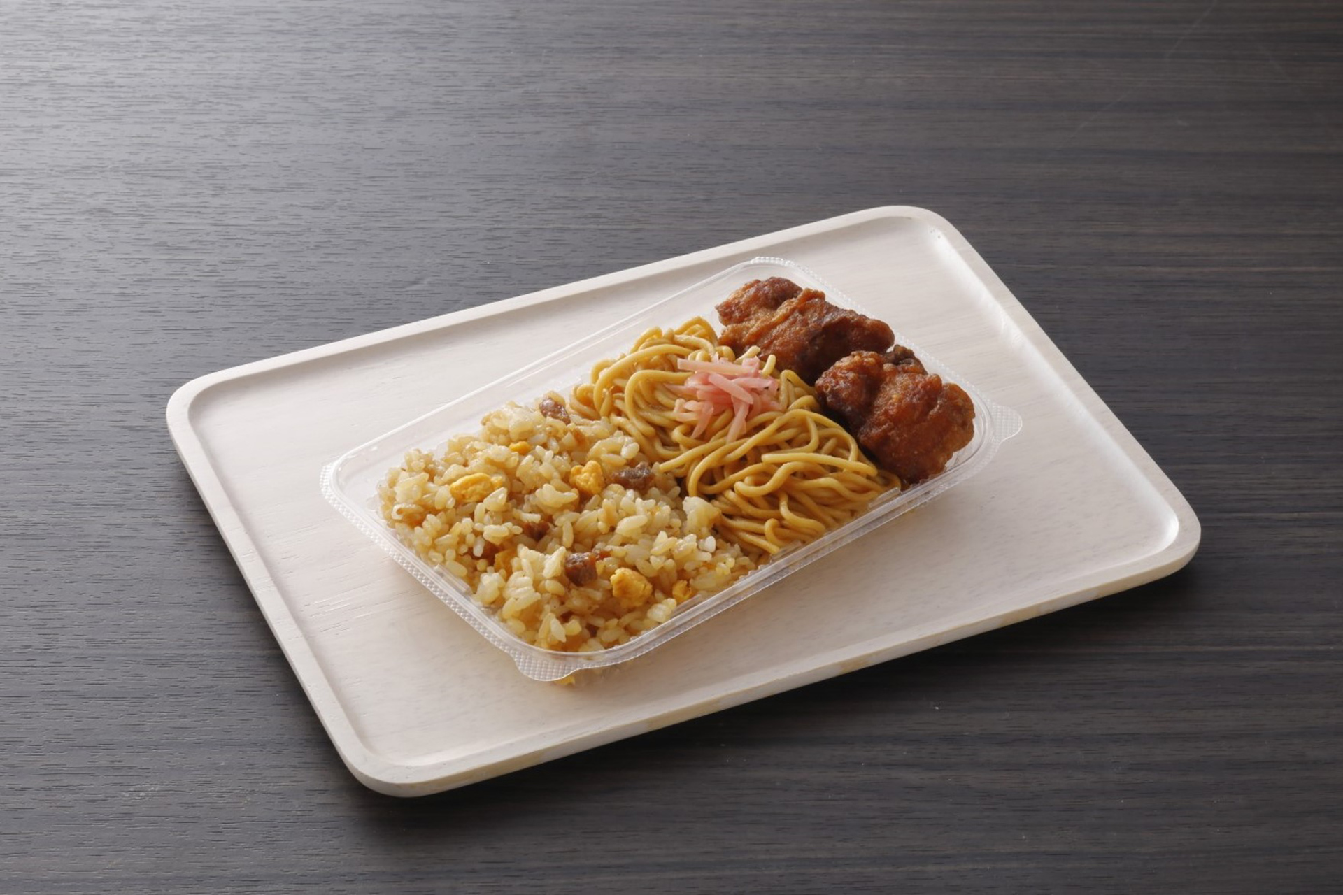 「魁力屋監修 焼きラーメン弁当」（441円）