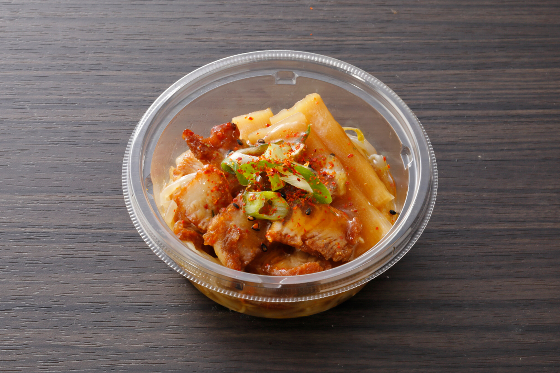 「魁力屋監修 チャーシューメンマともやしのサラダ」（333円）