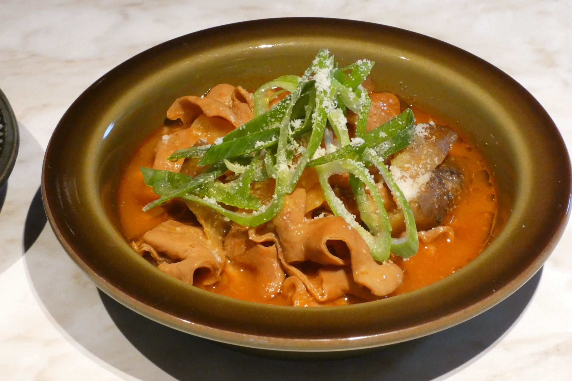 SVBオリジナルもつ煮込み（650円）