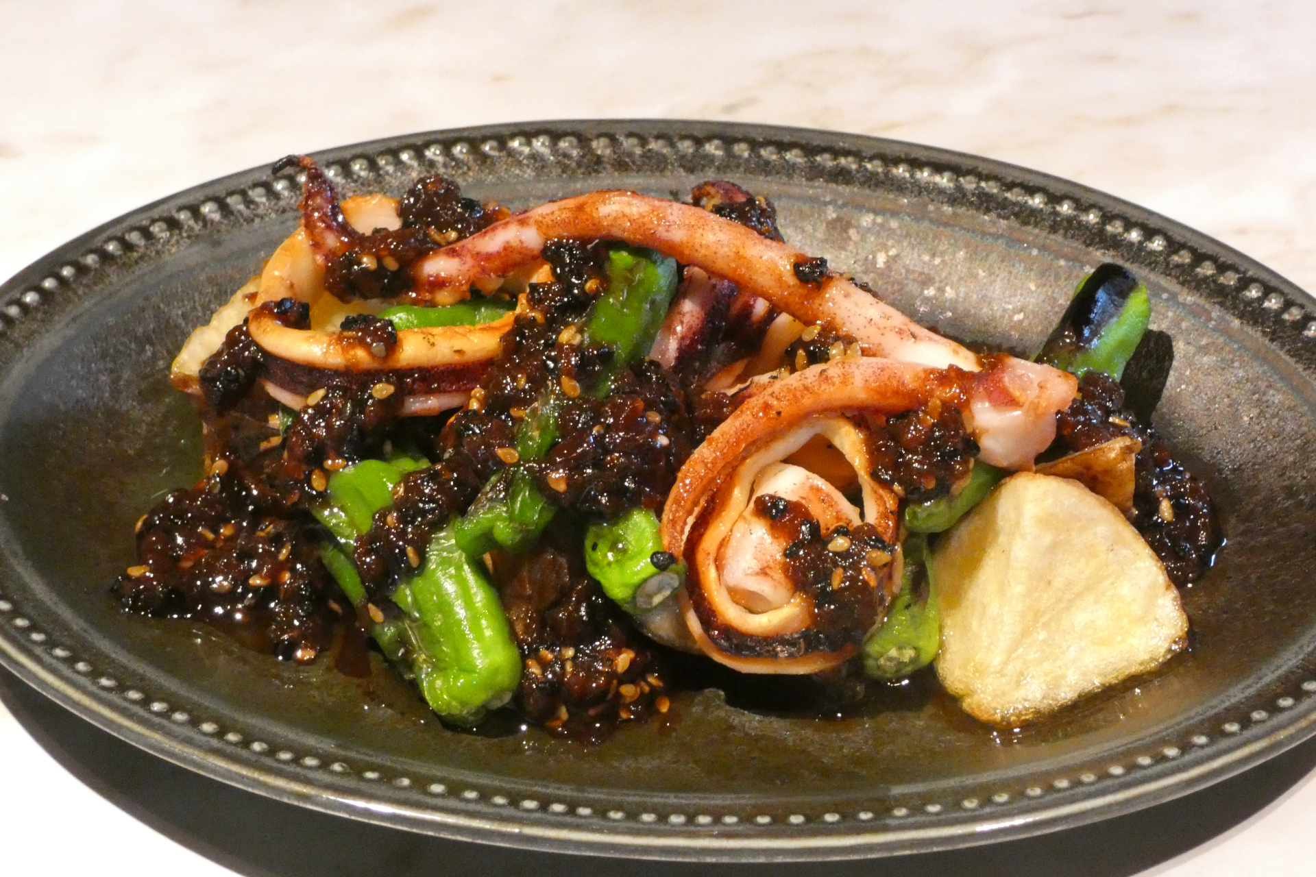 イカと獅子唐のグリル セサミバルサミコ（1400円）