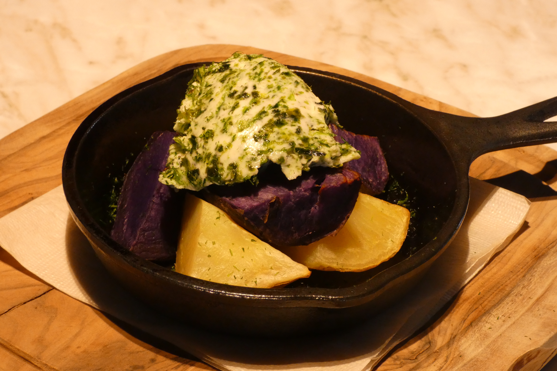 磯のりたっぷりWクイーンじゃがバター（850円）