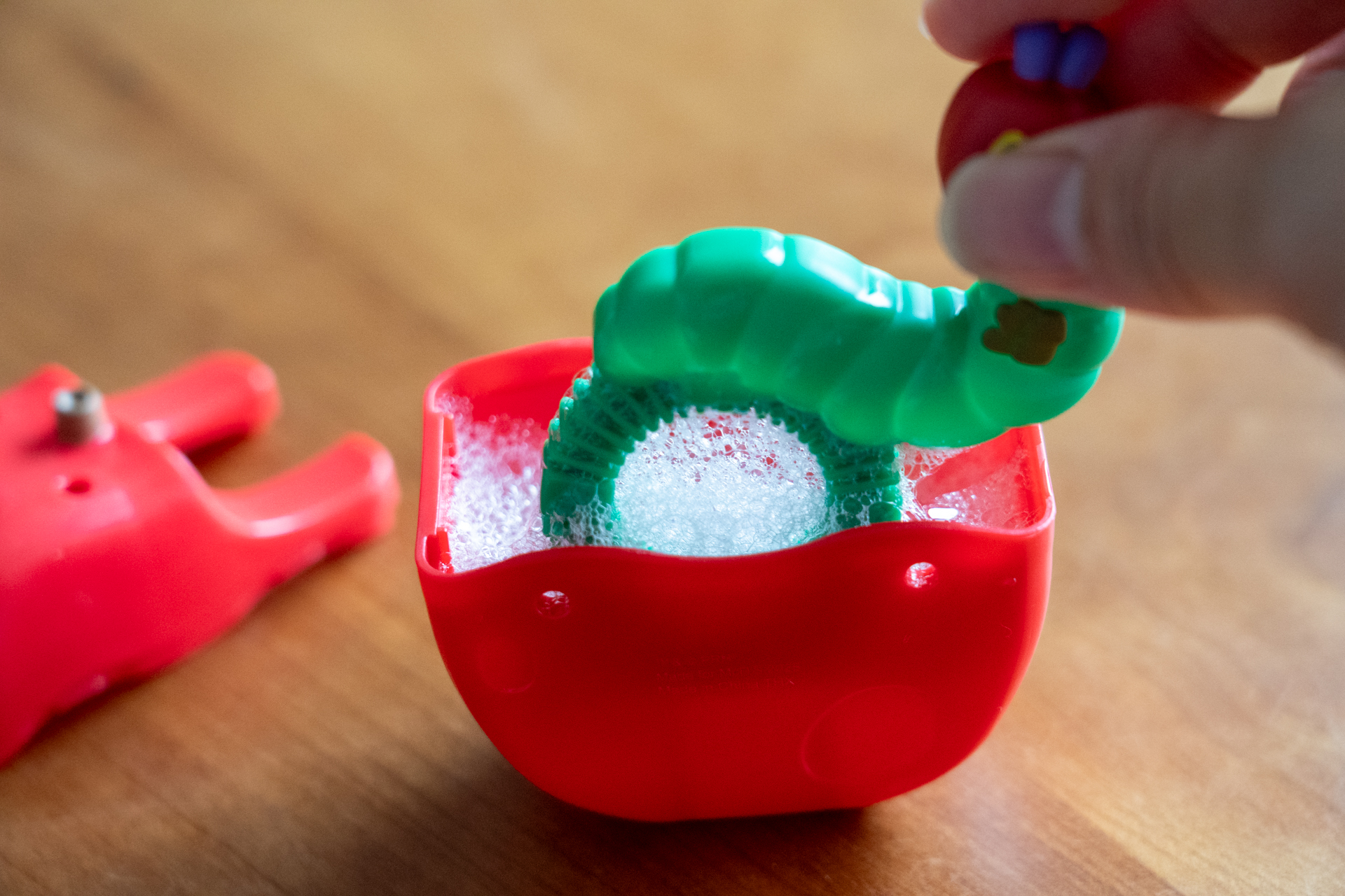 シャボン玉液は付属しないので自分で作ってね