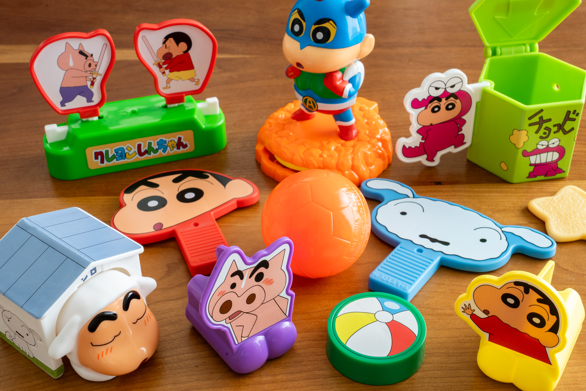 ハッピーセット「クレヨンしんちゃん」