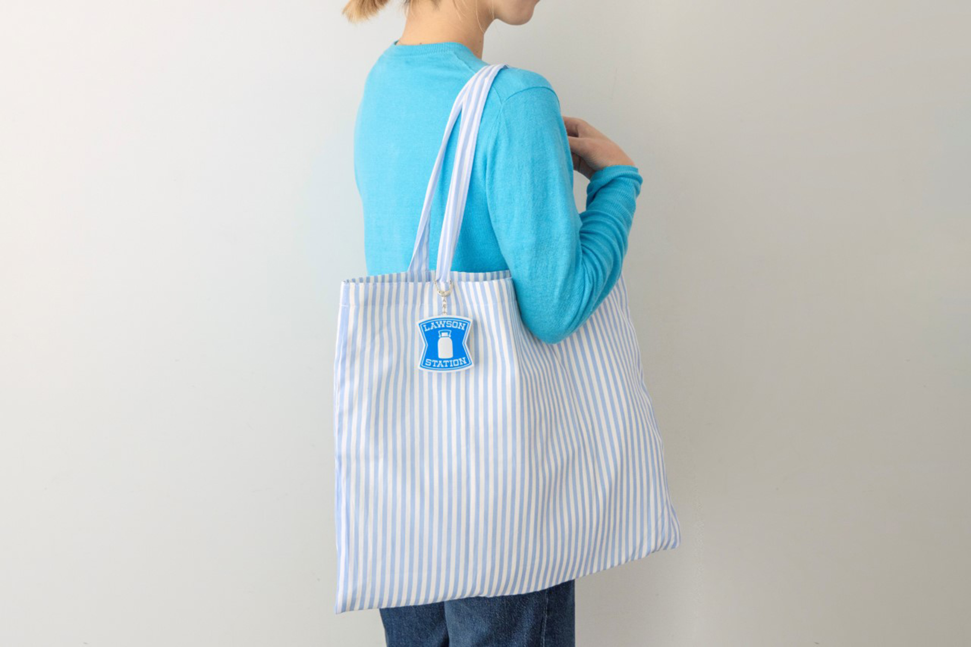 バッグやポーチにつけられる