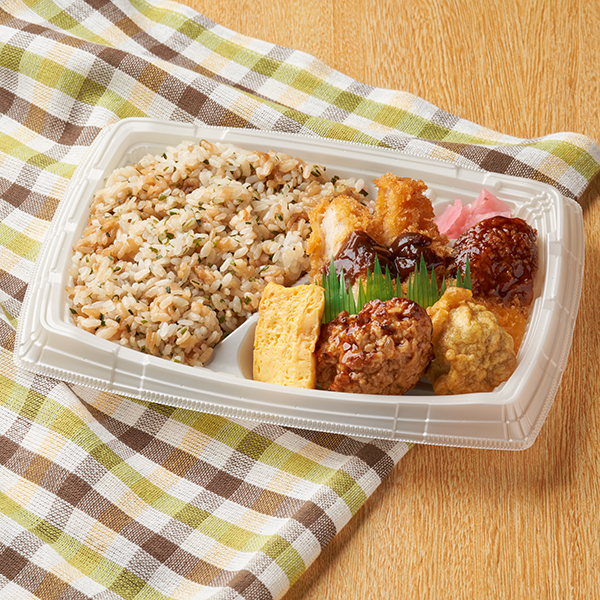 「天神屋監修 たぬきごはん弁当」（646円）