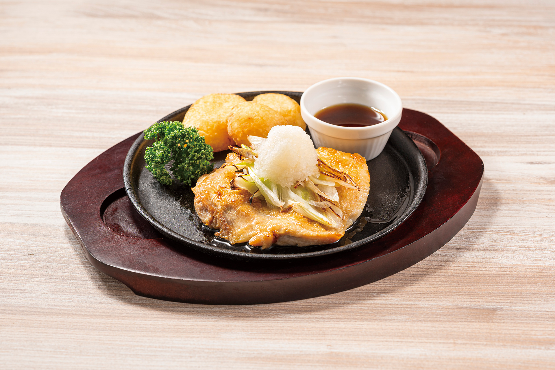 米どりのグリル～焼き葱と醤油ソース（1199円）