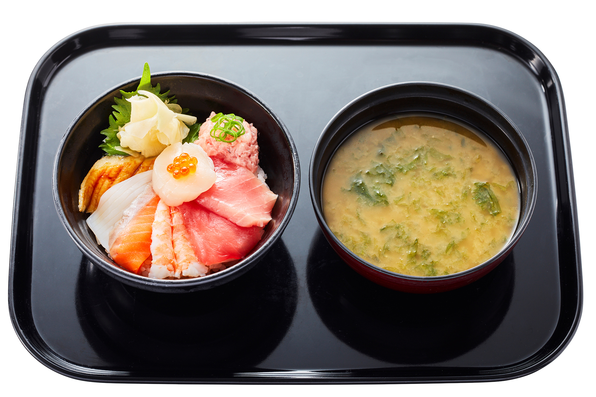 「9種の海鮮丼 あおさの味噌汁セット」（990円～）