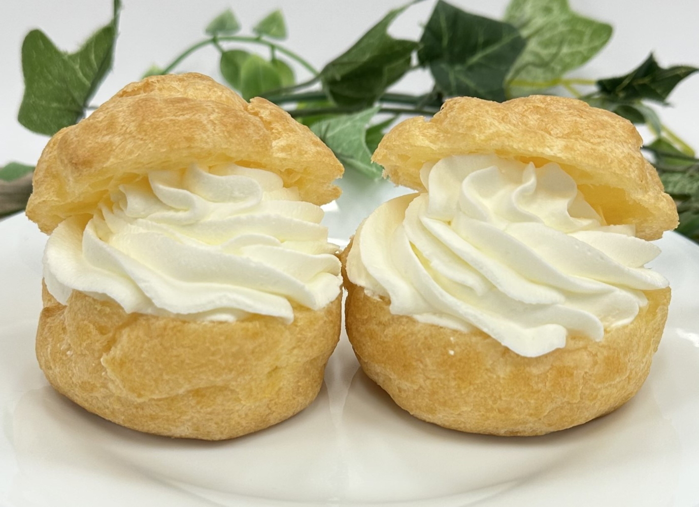 イオン「父の日窯焼きシュークリーム」（537円）