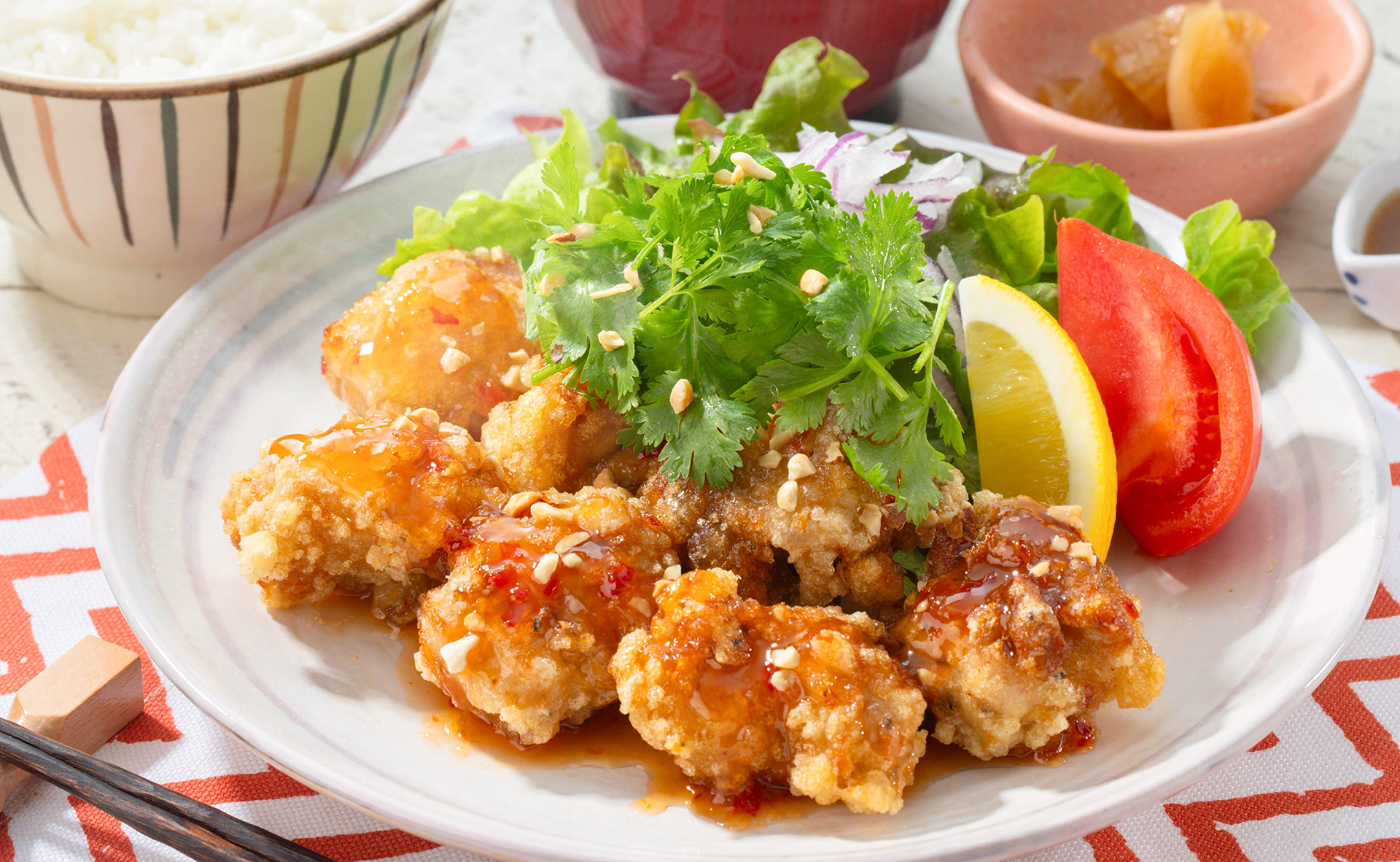 「スイートチリの大戸屋アジアン唐揚げ」（単品 1190円/定食 1280円）