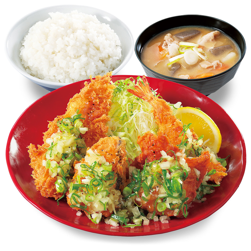 「ねぎ塩カツ定食」（1056円）