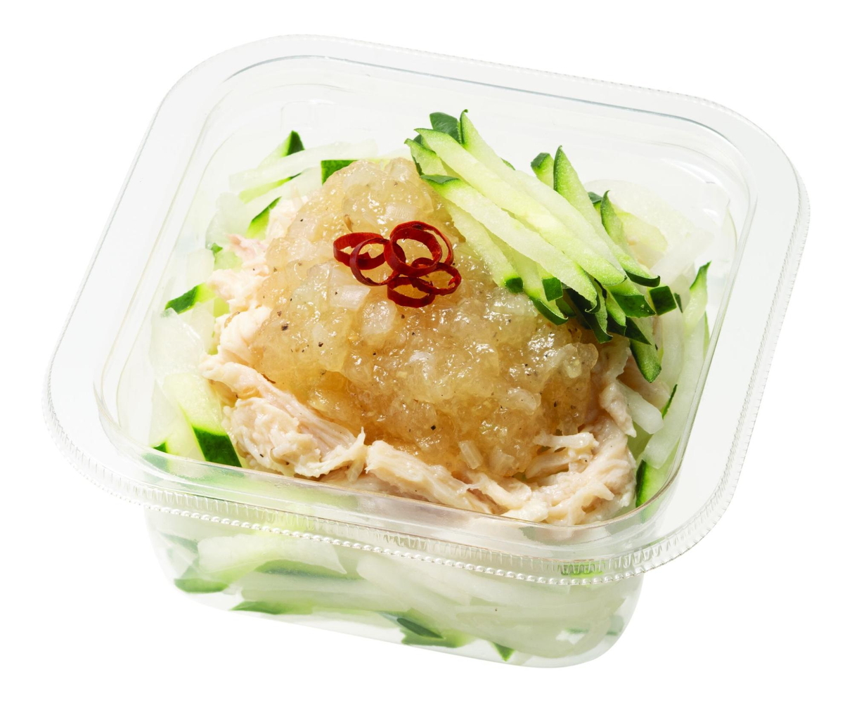 「ねぎ塩ジュレで食べる！滋賀県産きゅうりと蒸し鶏のサラダ」（258円）