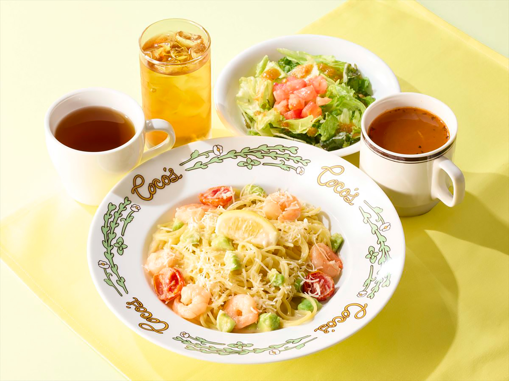 「海老とアボカドのレモンクリームパスタランチ」（979円）